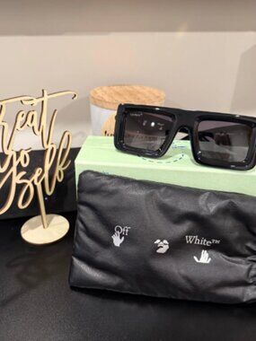 SOFF001. OFF-WHITE Sunglasses, Rectangle Frame, Black/Dark Gray w/COA